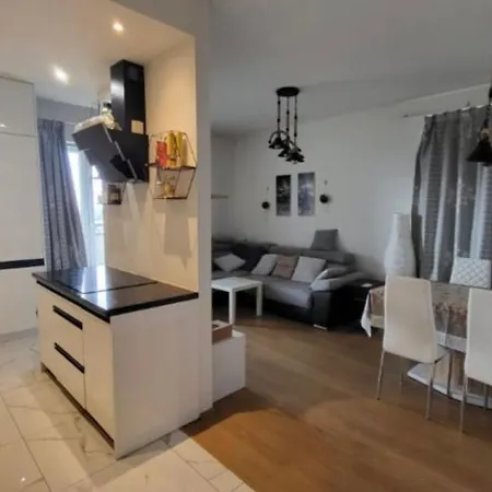 Flat For Rent, Park *